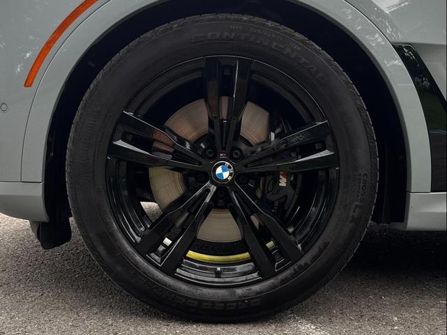Photo of 2024 Brooklyn Grey Metallic BMW X7