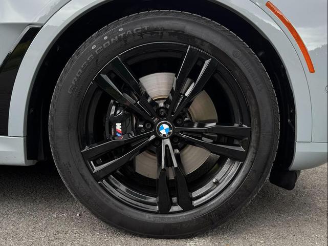 Photo of 2024 Brooklyn Grey Metallic BMW X7