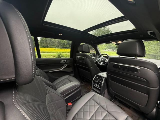 Photo of 2024 Brooklyn Grey Metallic BMW X7