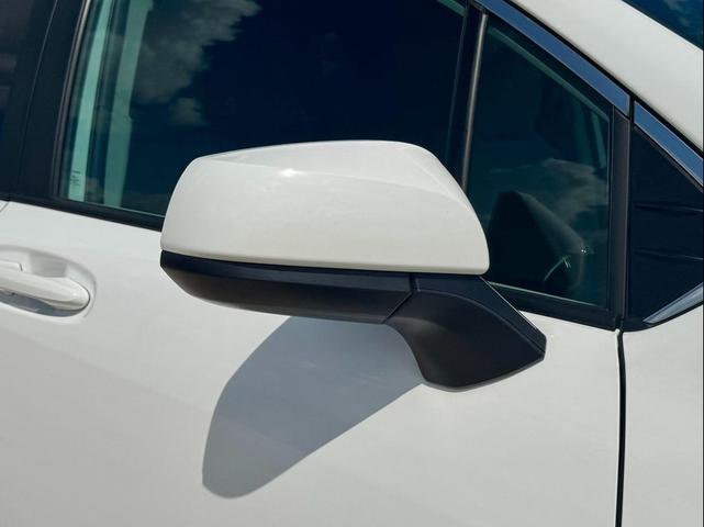 Photo of 2024 Ice Cap Toyota Sienna