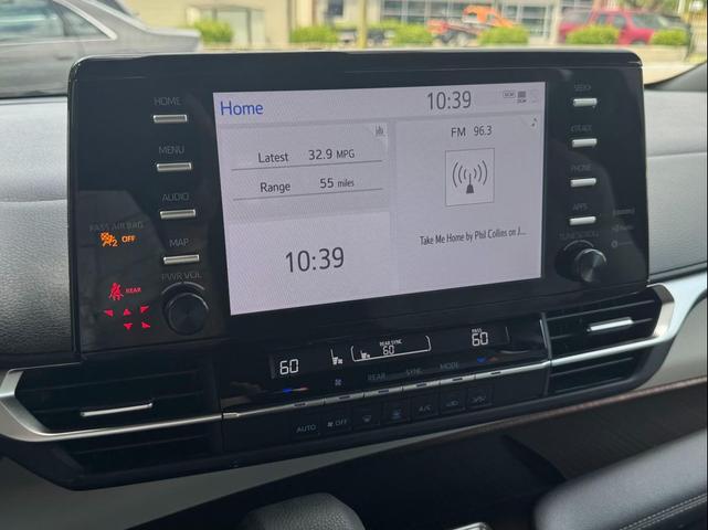 Photo of 2024 Ice Cap Toyota Sienna