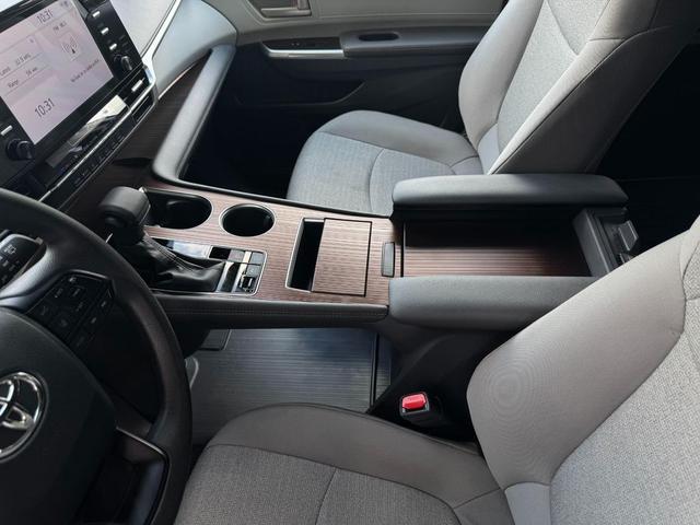 Photo of 2024 Ice Cap Toyota Sienna