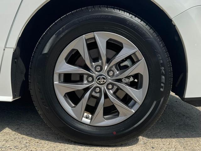 Photo of 2024 Ice Cap Toyota Sienna