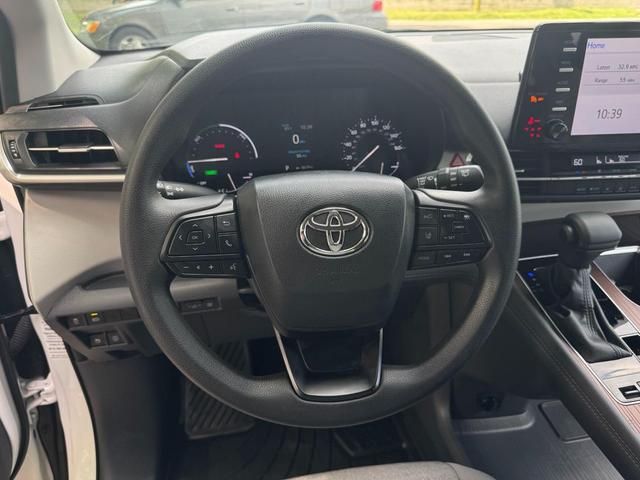 Photo of 2024 Ice Cap Toyota Sienna