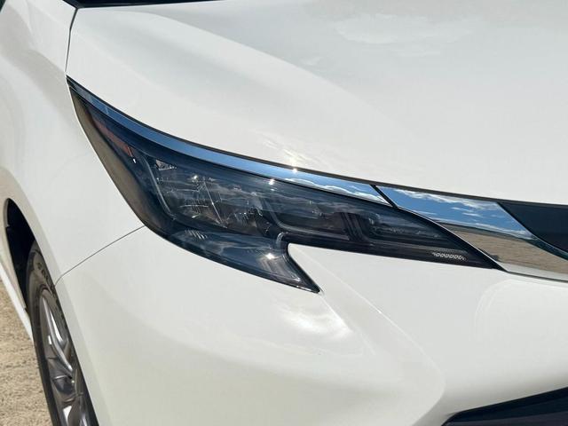 Photo of 2024 Ice Cap Toyota Sienna