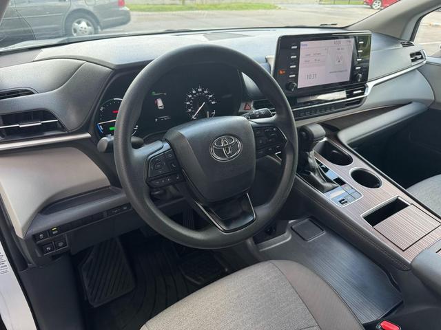 Photo of 2024 Ice Cap Toyota Sienna