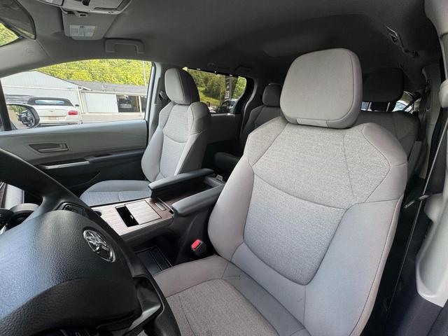 Photo of 2024 Ice Cap Toyota Sienna