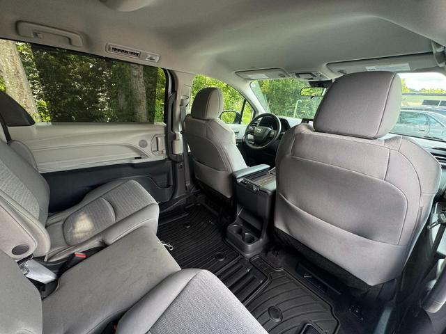 Photo of 2024 Ice Cap Toyota Sienna