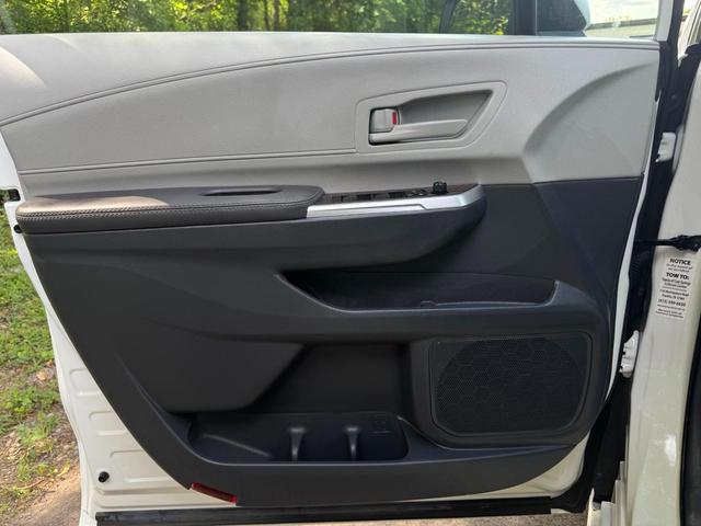 Photo of 2024 Ice Cap Toyota Sienna