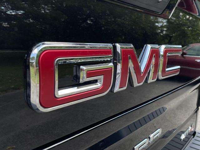 Photo of 2025 Onyx Black GMC Sierra 1500