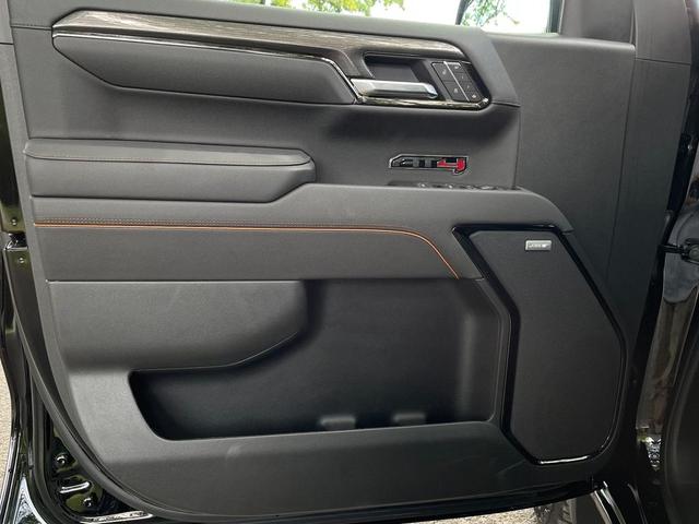 Photo of 2025 Onyx Black GMC Sierra 1500