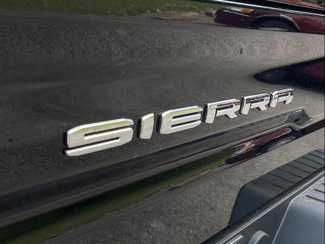Photo of 2025 Onyx Black GMC Sierra 1500
