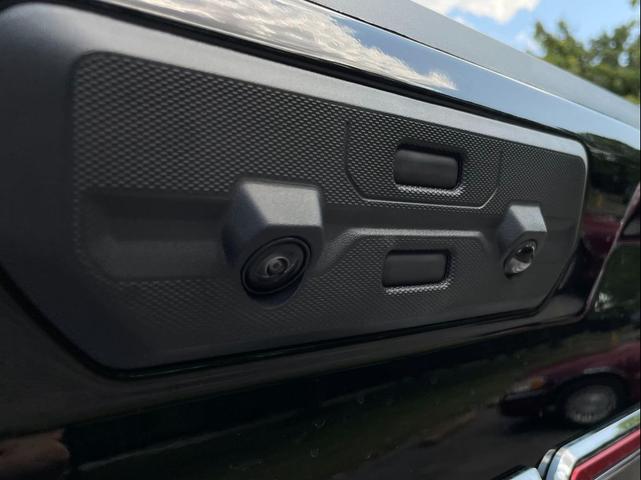 Photo of 2025 Onyx Black GMC Sierra 1500