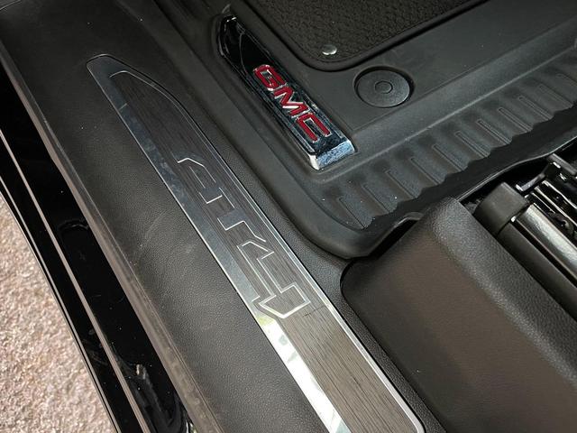 Photo of 2025 Onyx Black GMC Sierra 1500