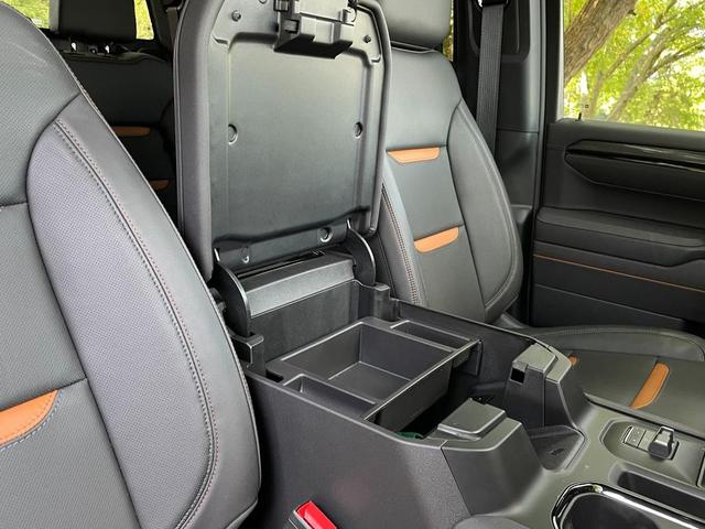 Photo of 2025 Onyx Black GMC Sierra 1500