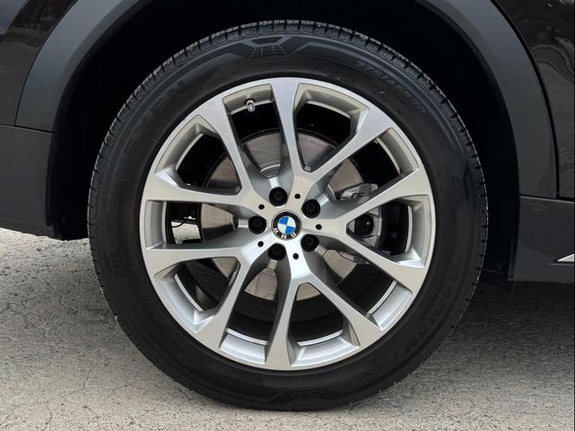 Photo of 2022 Sparkling Brown Metallic BMW X6