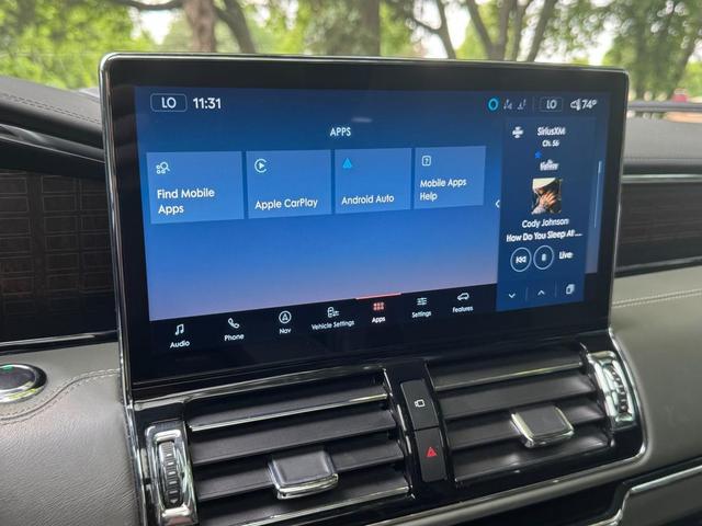 Photo of 2022 Manhattan Green Lincoln Navigator