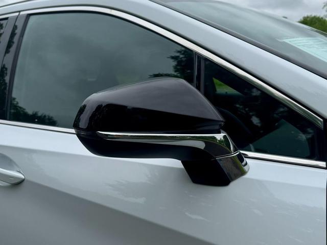 Photo of 2022 Ultra White Lexus RX 350