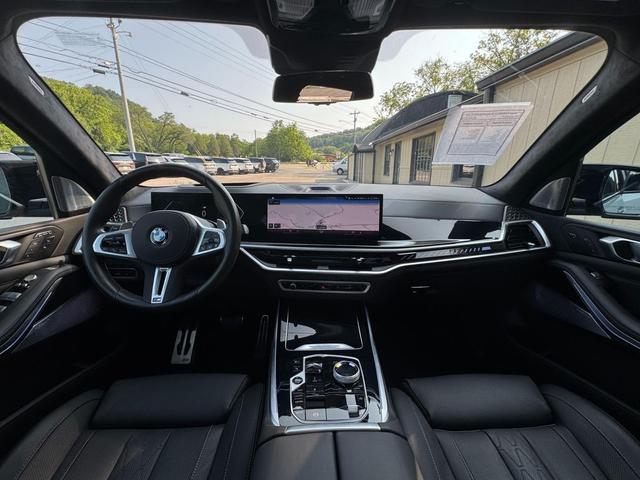 Photo of 2024 Brooklyn Grey Metallic BMW X7