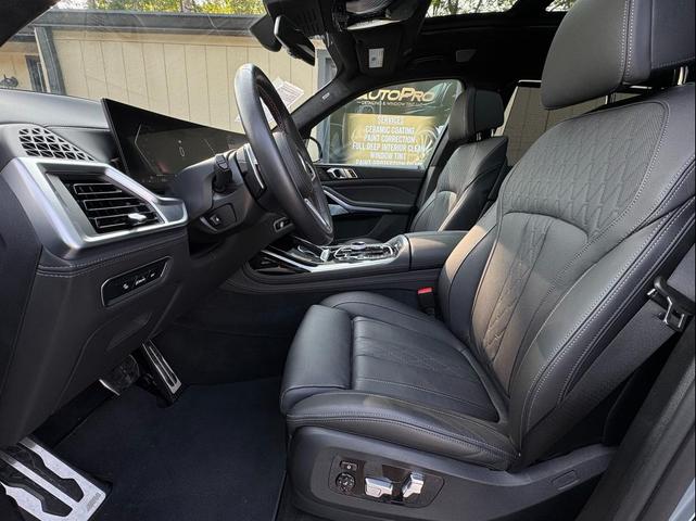 Photo of 2024 Brooklyn Grey Metallic BMW X7