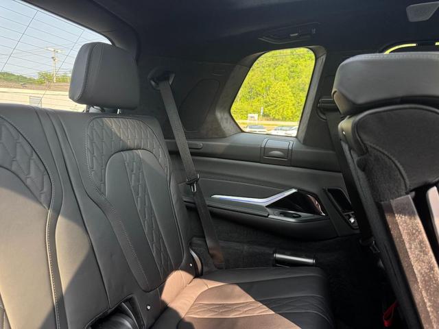 Photo of 2024 Brooklyn Grey Metallic BMW X7