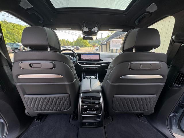 Photo of 2024 Brooklyn Grey Metallic BMW X7
