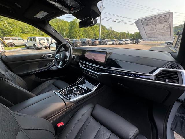 Photo of 2024 Brooklyn Grey Metallic BMW X7
