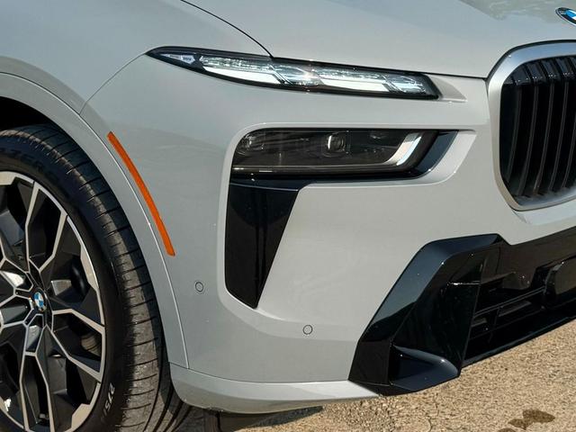 Photo of 2024 Brooklyn Grey Metallic BMW X7