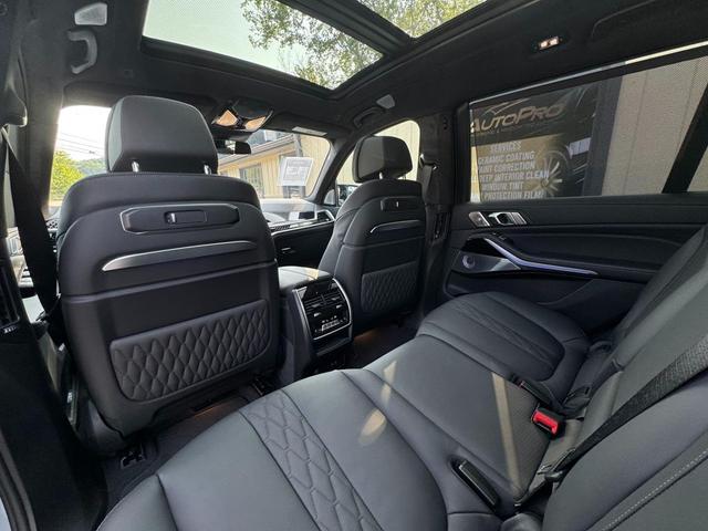 Photo of 2024 Brooklyn Grey Metallic BMW X7