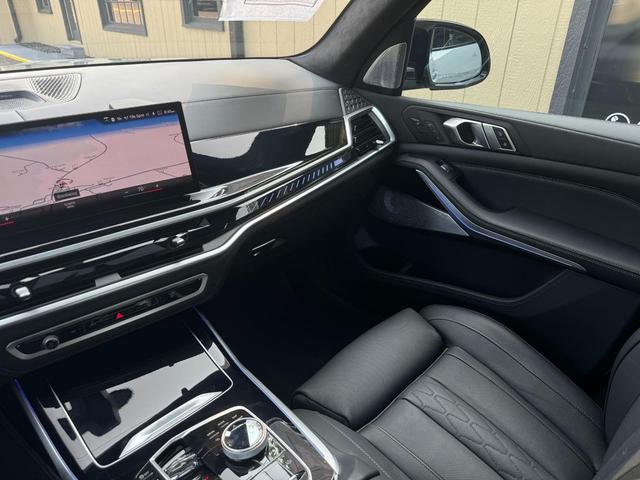 Photo of 2024 Brooklyn Grey Metallic BMW X7