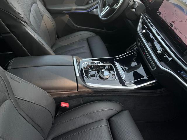 Photo of 2024 Brooklyn Grey Metallic BMW X7