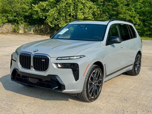 Photo of 2024 Brooklyn Grey Metallic BMW X7