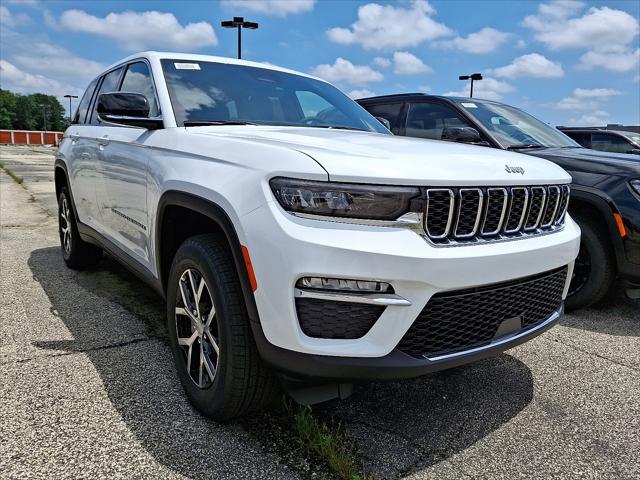 Photo of 2025 Bright White Clearcoat Jeep Grand Cherokee