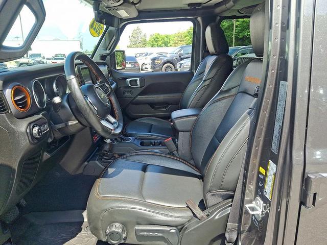 Photo of 2022 Granite Crystal Clearcoat Metallic Jeep Gladiator