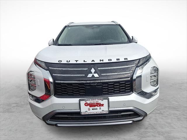 Photo of 2025 White Diamond Mitsubishi Outlander