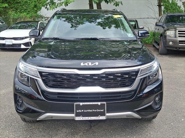 Photo of 2022 Cherry Black Kia Seltos