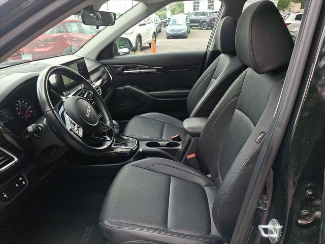 Photo of 2022 Cherry Black Kia Seltos