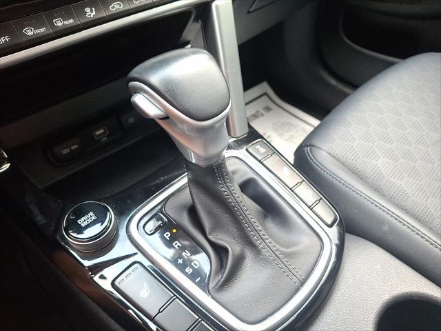 Photo of 2022 Cherry Black Kia Seltos
