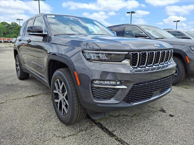 Photo of 2025 Metallic Jeep Grand Cherokee