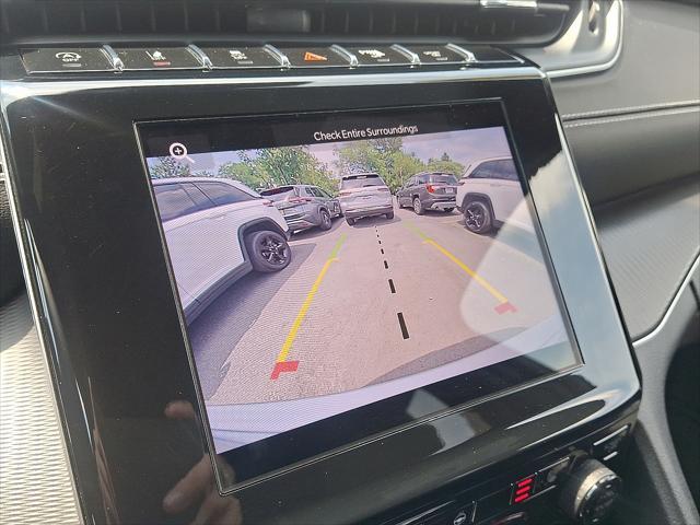 Photo of 2023 Silver Zynith Jeep Grand Cherokee