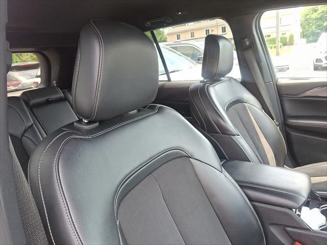 Photo of 2023 Silver Zynith Jeep Grand Cherokee