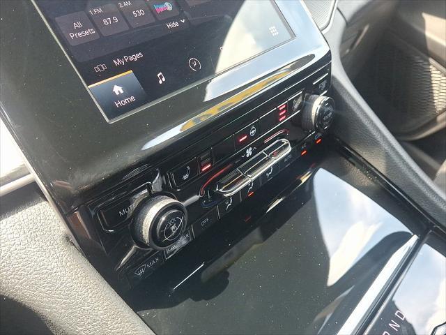Photo of 2023 Silver Zynith Jeep Grand Cherokee