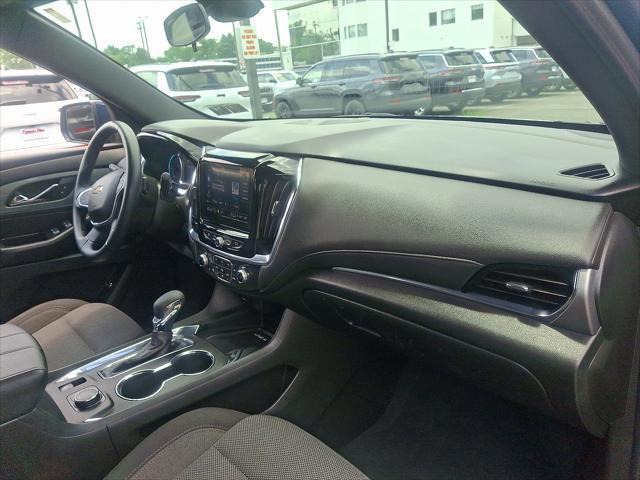 Photo of 2023 Northsky Blue Metallic Chevrolet Traverse