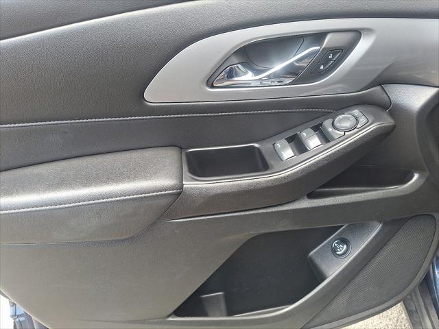 Photo of 2023 Northsky Blue Metallic Chevrolet Traverse