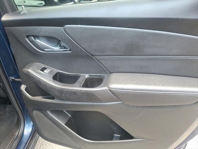 Photo of 2023 Northsky Blue Metallic Chevrolet Traverse
