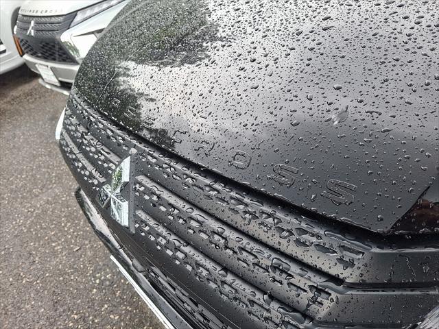 Photo of 2025 Labrador Black Pearl Mitsubishi Eclipse Cross