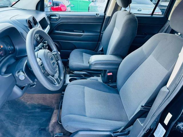 Photo of 2016 Black Clearcoat Jeep Compass