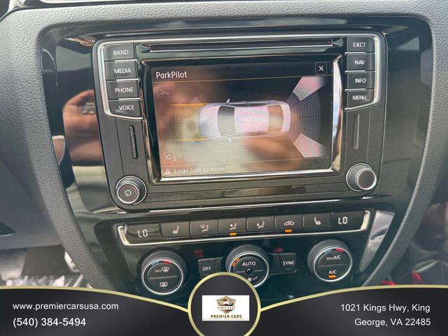 Photo of 2017 Platinum Gray Metallic Volkswagen Jetta
