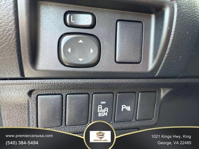 Photo of 2013 Silver Lining Metallic Lexus ES 350