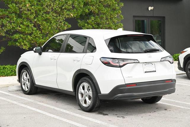 Photo of 2023 Platinum White Pearl Honda HR-V